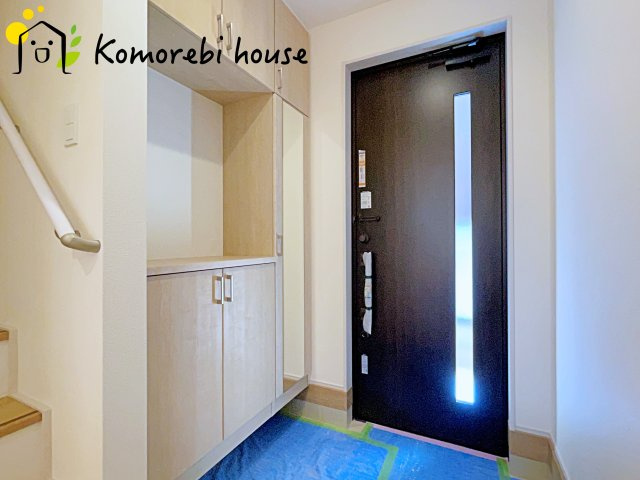 桶川市上日出谷　11期　新築一戸建て　ブルーミングガーデン　01の玄関|きれいな玄関です