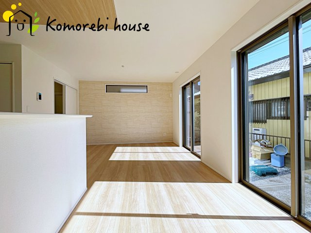 桶川市坂田　9期　新築一戸建て　グラファーレ　01の居間・リビング|26.2.9撮影済み