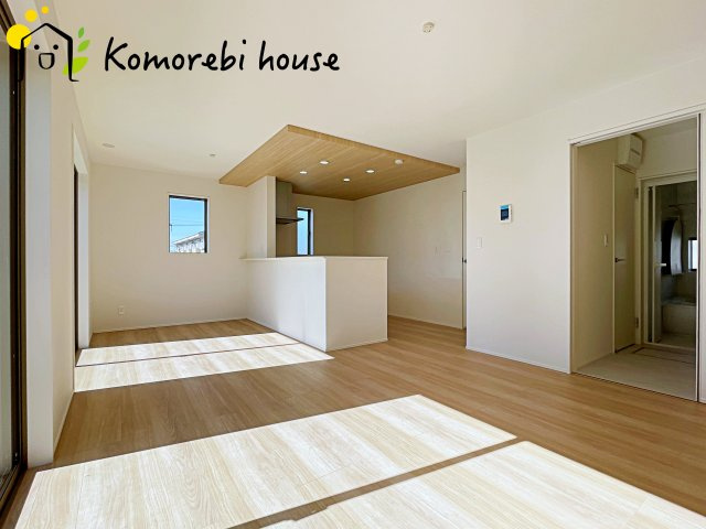 桶川市坂田　9期　新築一戸建て　グラファーレ　01の居間・リビング|26.2.9撮影済み