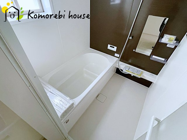 桶川市神明　1期　新築一戸建て　テラシエ　01の浴室|暖房・乾燥・換気が一体になった多機能浴室で、一年を通して快適に使えるのが魅力。冬は暖房であたたかく、雨の日は乾燥が洗濯物をしっかり乾かしてくれます。