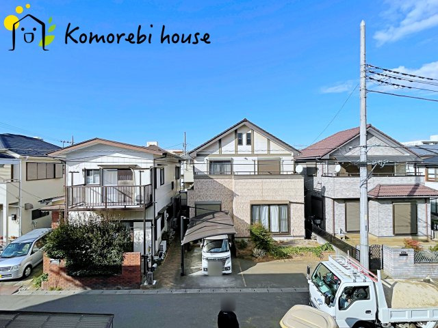 桶川市神明　1期　新築一戸建て　テラシエ　01の展望|高い建物に囲まれないため、バルコニーからの眺望は開放的。朝日や夕焼けの美しさを日々感じられる、心が落ち着く景色が広がります。