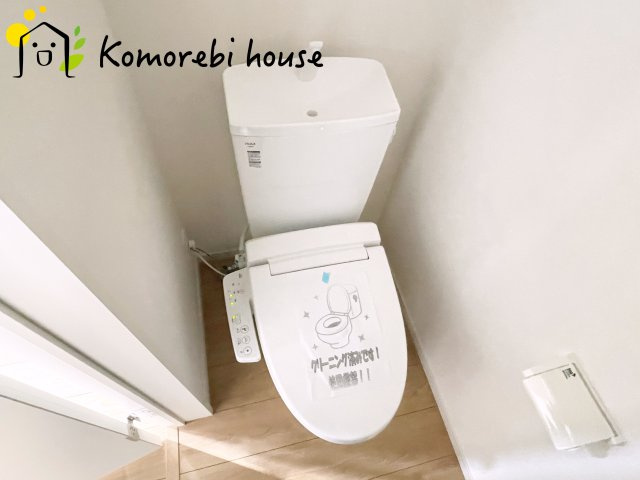 桶川市泉　6期　新築一戸建て　KEIAI GRACE　01のトイレ|コンパクトで使いやすいトイレです