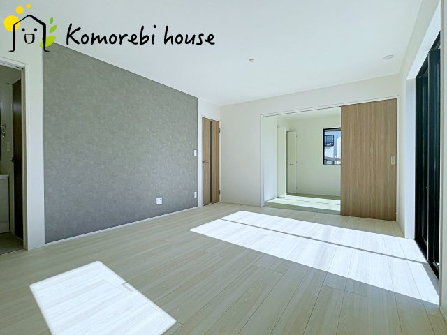 桶川市上日出谷　8期　新築一戸建て　グラファーレ　01の居間・リビング|26.1.29撮影済み