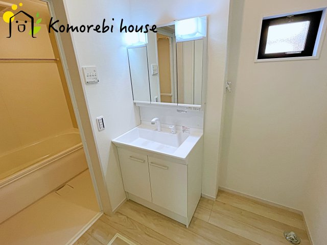 桶川市加納　1期　新築一戸建て　クラフトピット　01の独立洗面台|独立洗面台、朝の身支度には欠かせません