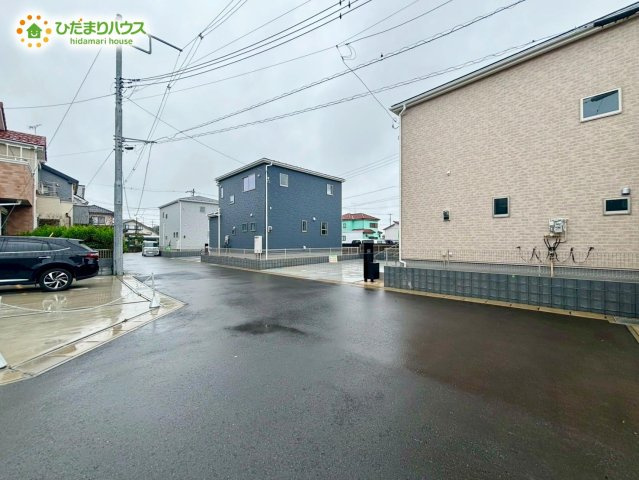 野田市中里3期　新築戸建　3号棟の前面道路含む現地写真|二方 ： 北西 6m 公道、南東 4m 私道