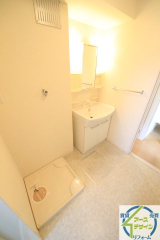 グランドアトリオ神戸西C棟の洗面所|※パース写真