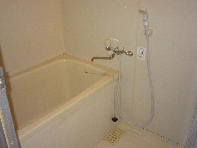 三鷹市大沢３丁目の賃貸マンションの浴室|同物件別部屋の写真です