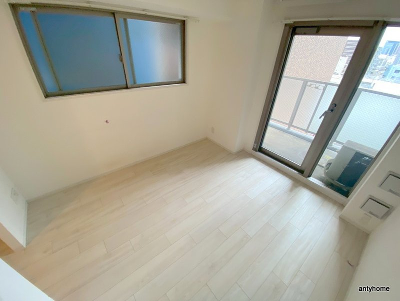 エスリード阿波座ラグジェ　仲介手数料無料の居間・リビング