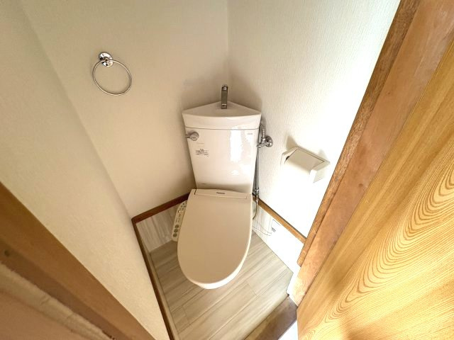 岡山市南区南輝２丁目のアパートのトイレ