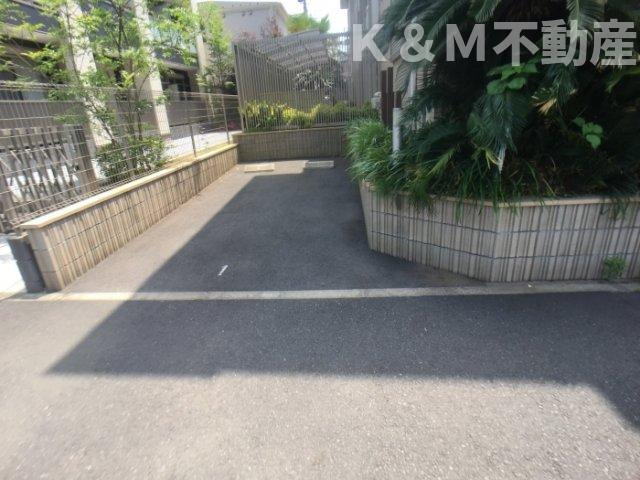 メルベーユおおたかの森　2号棟の駐車場|カースペースがあります