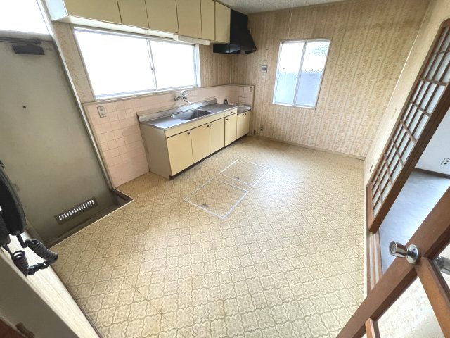 【居間・リビング】 | こちらの居間で趣味の時間をお楽しみください