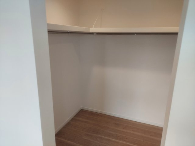 宝塚市宝梅2丁目新築一戸建1号棟の収納|2階洋室約7.1帖　ウォークインクローゼット