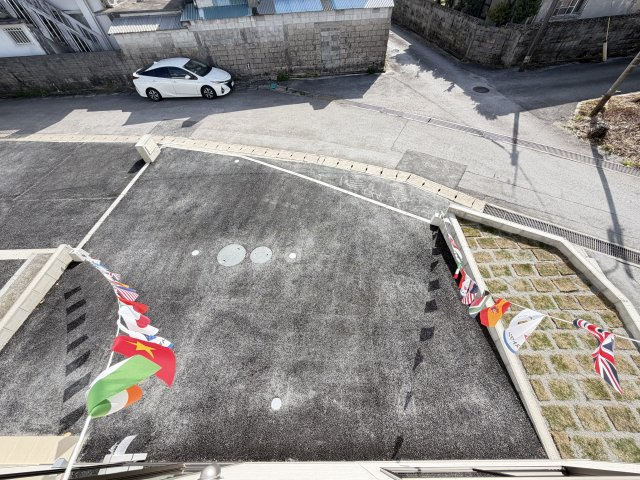 宜野座村漢那　第2（全4棟）2号棟の駐車場|2号棟　並列駐車3台完備♪お庭付き♪