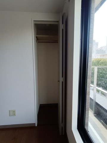 地裁スペースも収納へ活かしています