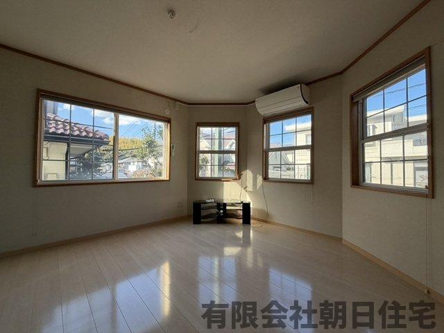 【洋室】 | 東出雲町揖屋中古戸建 | 広々とした洋室です