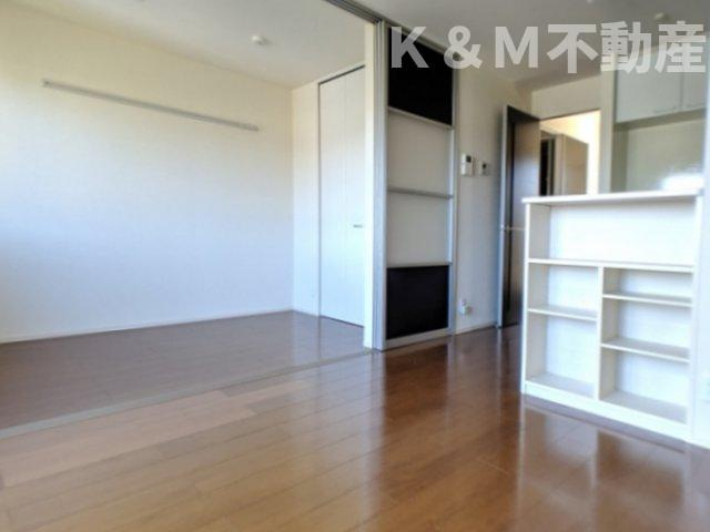 ラマージュおおたかの森の居間・リビング|こちらのリビングで趣味の時間をお楽しみください