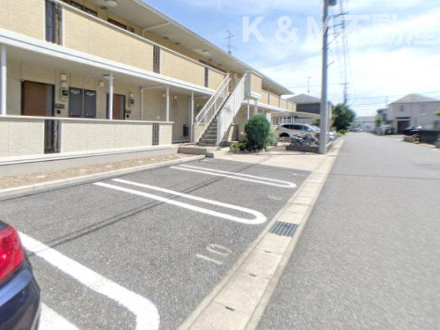 ラマージュおおたかの森の駐車場|車をお持ちの方に嬉しい駐車場付きの物件です