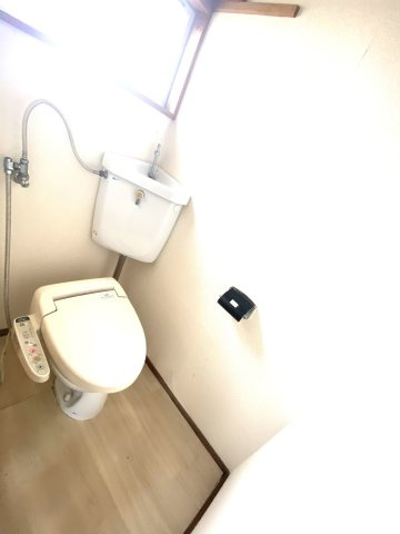 鉾田市Ｋ戸建のトイレ|温水洗浄便座