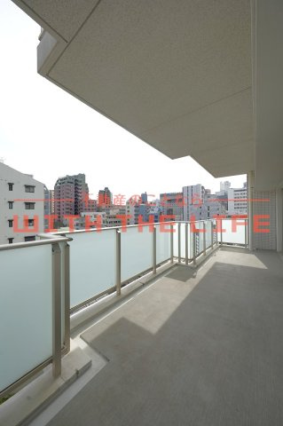 グランドオーク久留米大手町【キャッシュバック対象物件】のバルコニー|広々としたバルコニーです