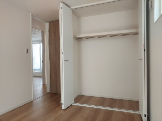 宝塚市宝梅2丁目新築一戸建2号棟の洋室|2階洋室西側約5.3帖