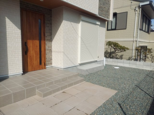 宝塚市宝梅2丁目新築一戸建2号棟のその他|玄関前