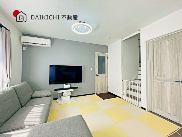 【居間・リビング】 | 北本市宮内1丁目　中古戸建　