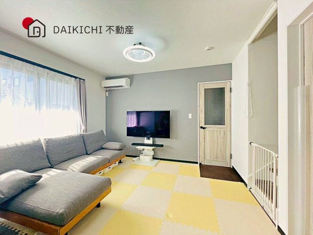 【居間・リビング】 | 北本市宮内1丁目　中古戸建　