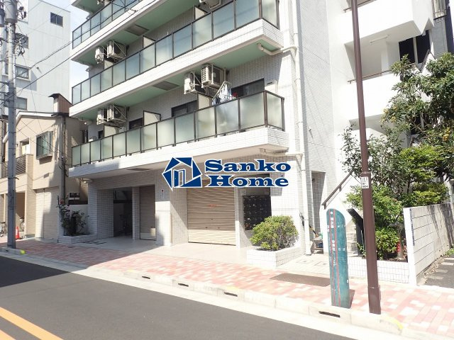 ヴェラハイツ蔵前のエントランス