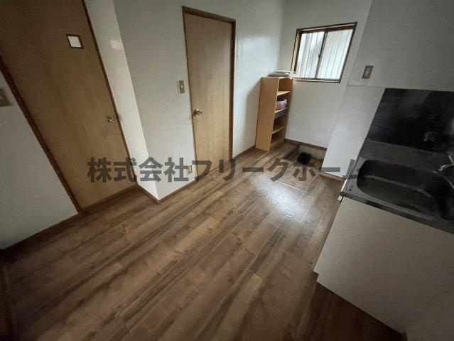 メゾン梨里の居間・リビング