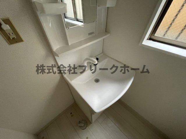 メゾン梨里の洗面所