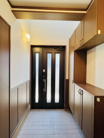 高崎市飯塚町の玄関|ゆとりのある玄関は、着脱もスムーズに♪