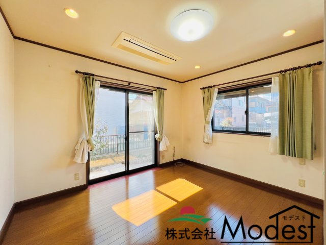 高崎市飯塚町の居間・リビング|日当たりも良好なリビング♪