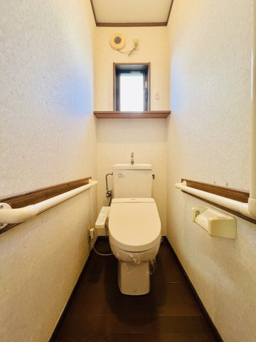 高崎市飯塚町のトイレ|清潔感のあるトイレは、1.2階に◎