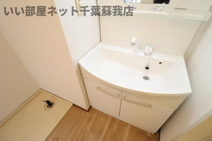 ファーストターフ鎌取　Ｃの洗面所|広い洗面スペース