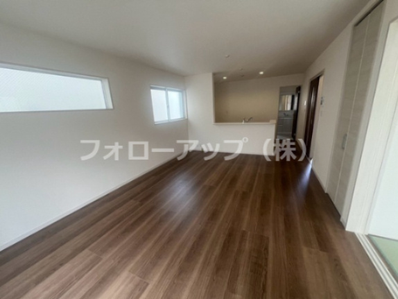 リーブルガーデン 富田林市廿山の居間・リビング