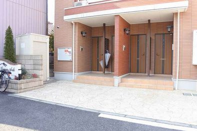 グレイス・アークのエントランス