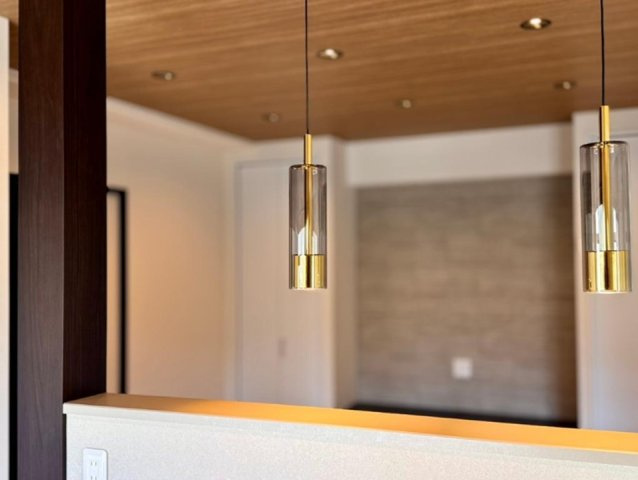 サンピアの居間・リビング|オープンでのびやかな空間を生み出す、こだわりの広がりとゆとり。家族と過ごす時間を大切にしたい方にぴったりの明るくゆとりある住空間です。
