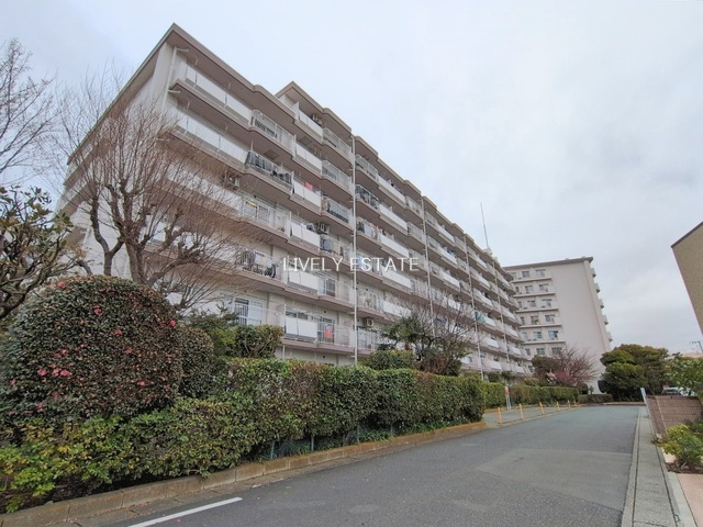 越谷ファミリータウンA棟の外観