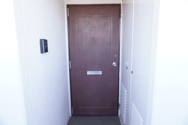 越谷ファミリータウンA棟の玄関