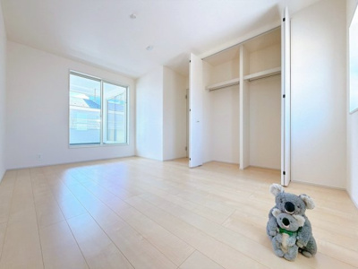 【洋室】 | 吉岡町下野田　新築住宅 | さまざまにカスタマイズしていただけるシンプルなデザインの内装。ご自身で素敵な空間を創り上げられます。