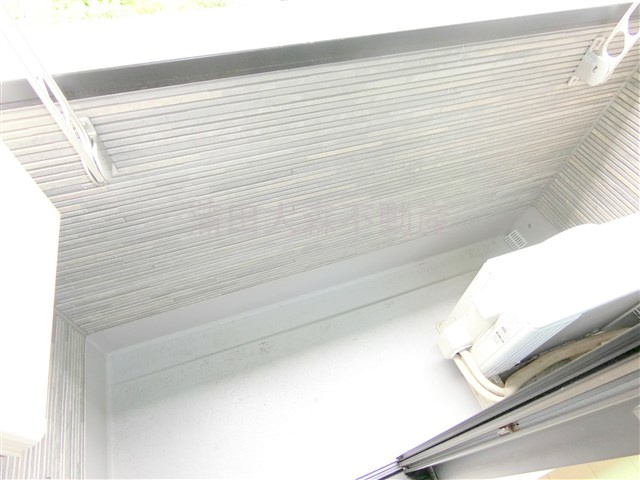 CASA　MICHIZUKA(カーサ　ミチヅカ)のバルコニー|西向き物干し金具付きのバルコニー