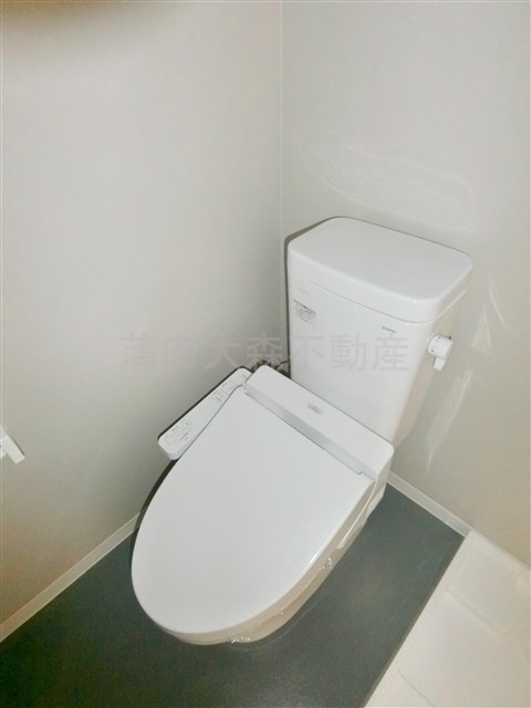 CASA　MICHIZUKA(カーサ　ミチヅカ)のトイレ|温水洗浄便座付きのトイレ