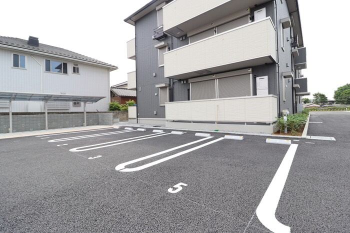 ピースウッドⅡの駐車場