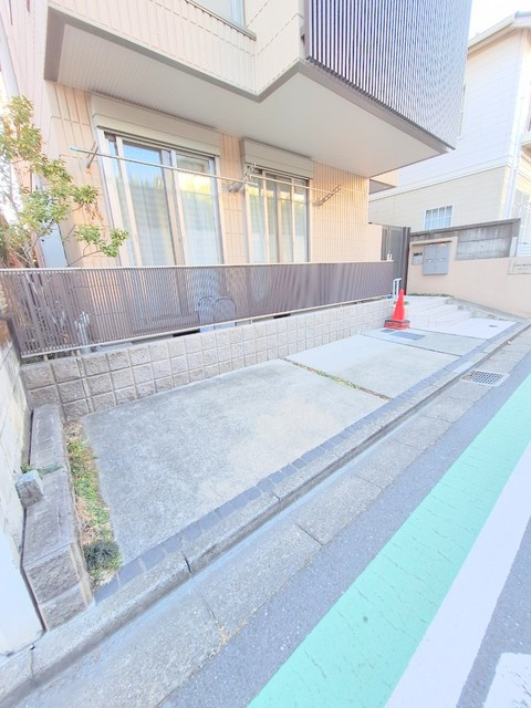 ＣＡＳＡ　ＢＲＵＮＯの駐車場