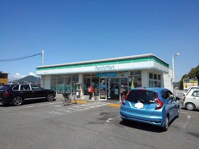 ノース　テールＢの周辺|ファミリーマート丸亀川西北店まで800m