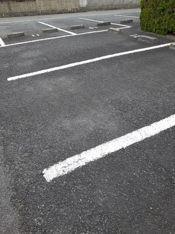 シェーヌ　Ｂの駐車場|駐車場に車を止められます