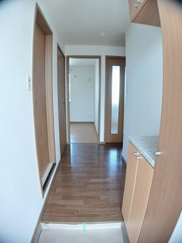 ラ・フォンダ　Ｂの玄関|収納もある玄関です