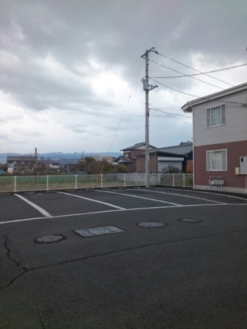 サンフィールド　Ｂの駐車場|駐車スペースもあります