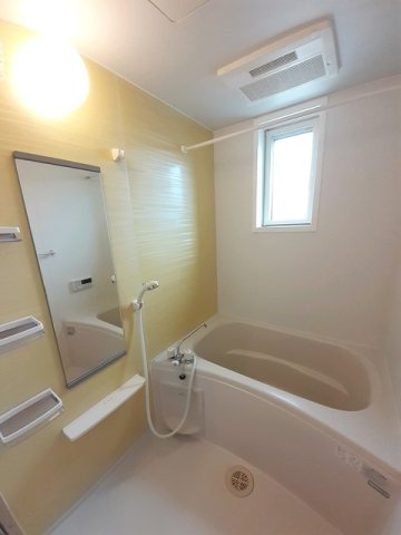 サンレミ真時Ⅱの浴室|コンパクトで使いやすいお風呂です