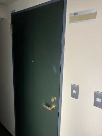 フラットグレースの玄関